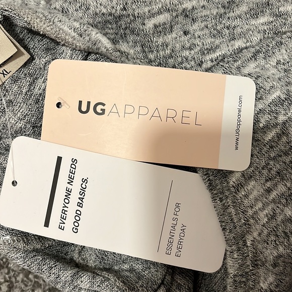 NWT University of New Hampshire Top - Picture 6 of 16